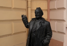 Spomenički buvljak u centru „carskog“ Sirmijuma