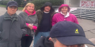 Mitrovački blokaderi predstavili svoj predizborni program pred Gradskom kućom