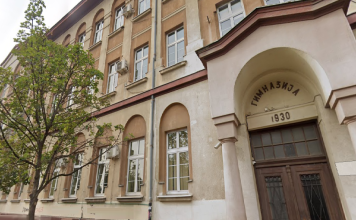 MIRAN POČETAK ŠKOLSKE GODINE: 8.100 mitrovačkih učenika selo u klupe – blokaderi se zavukli u mišje rupe